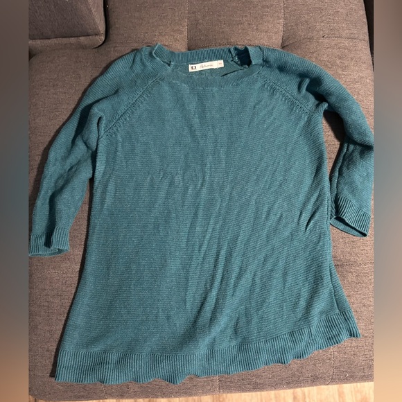 Reitman’s Sweater - Picture 1 of 2